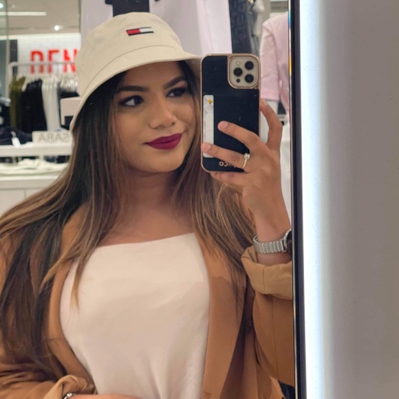 Meet your Posher, Ashmita - Picture 1 of 1